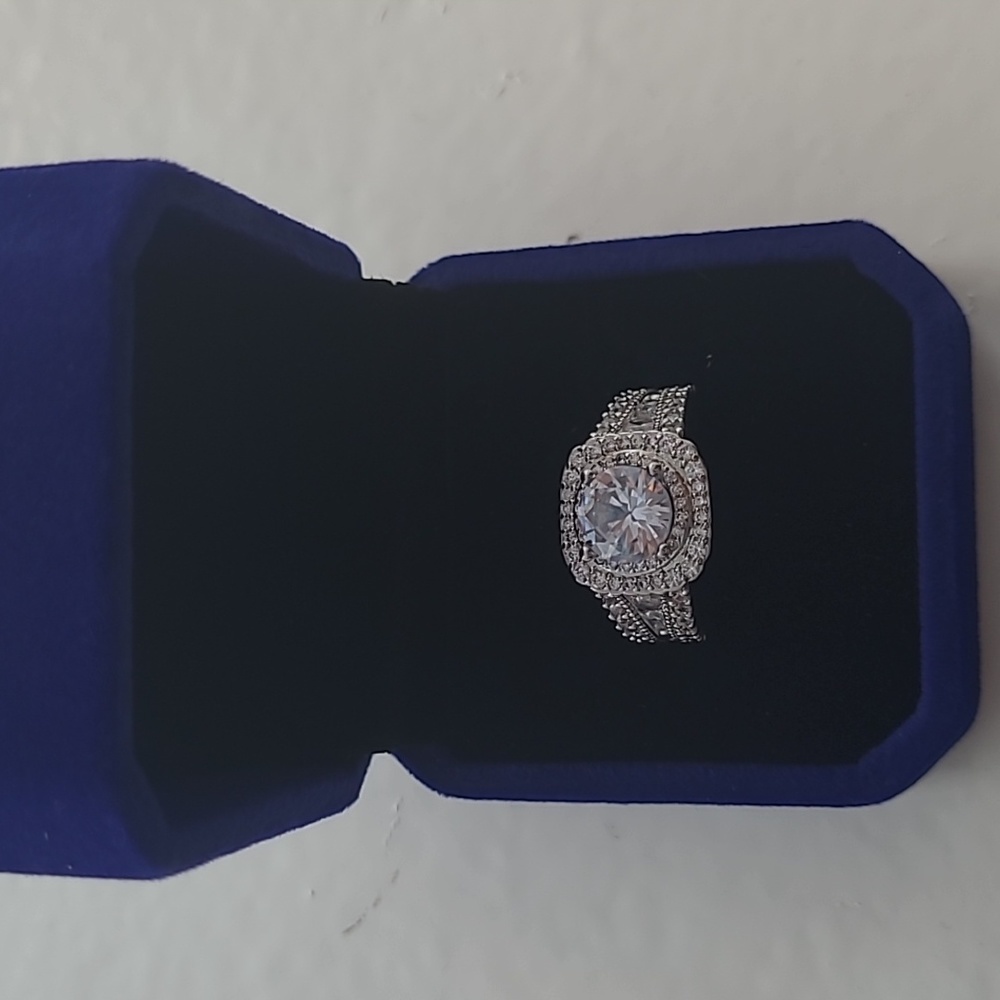 NEW 925 Sterling Silver Diamond Halo Ring - Tried on only and back to box